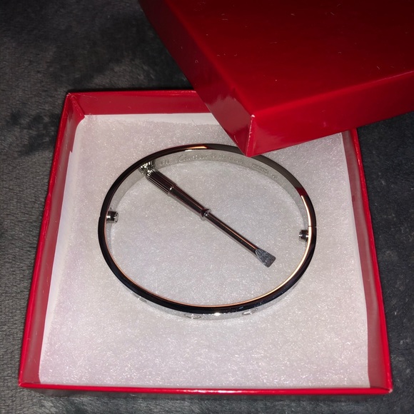 Silver Love Bracelet with Tool - Picture 6 of 8